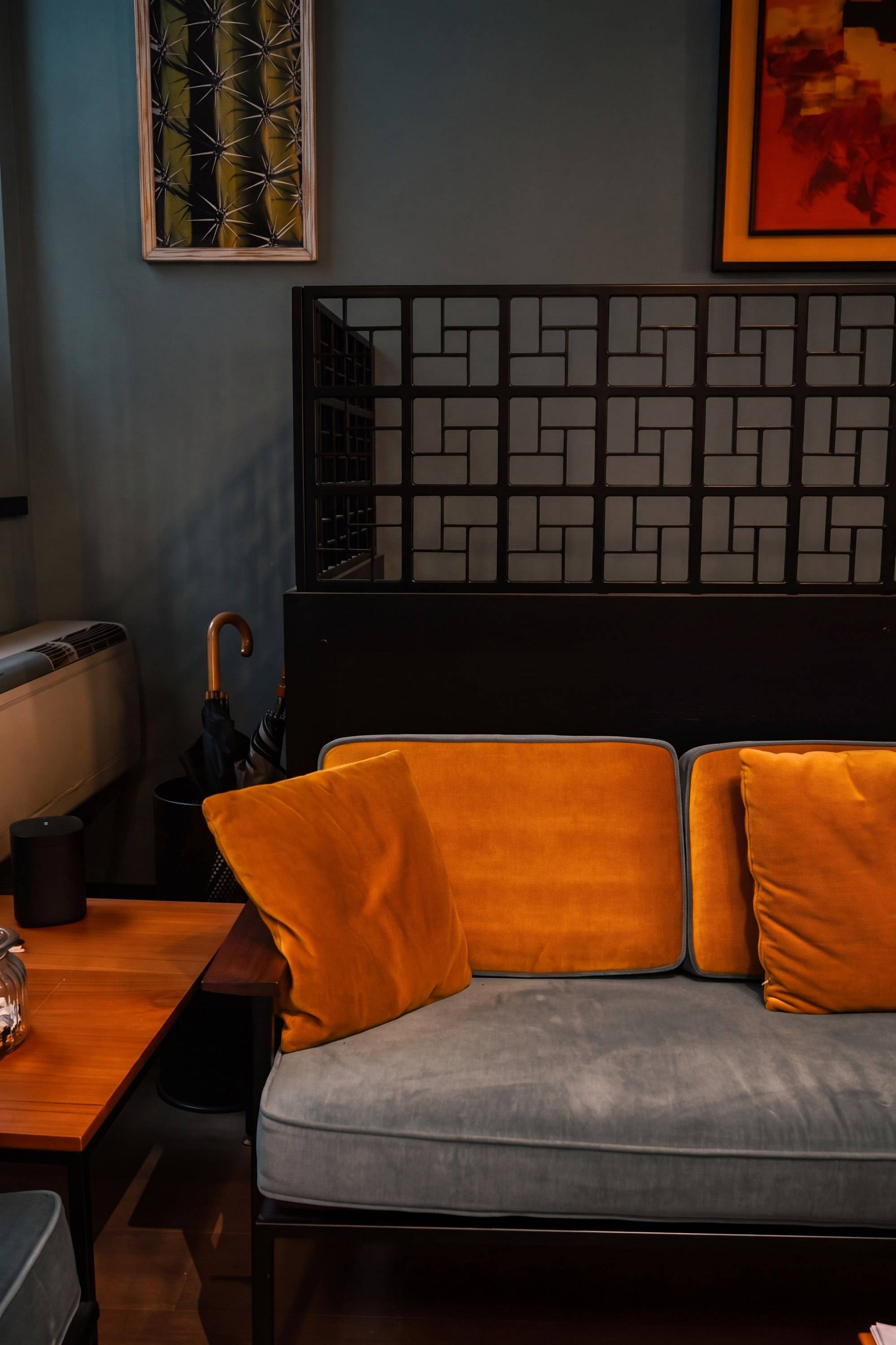 Interior del local de John Barber Cordusio